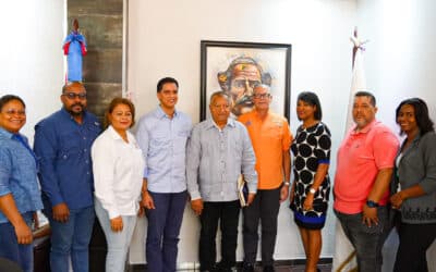 ECO5RD, en colaboración con el alcalde de San Cristóbal, Nelson de la Rosa.