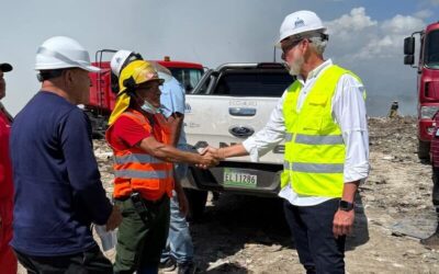 Trabajando junto al Cuerpo de Bomberos de Haina
